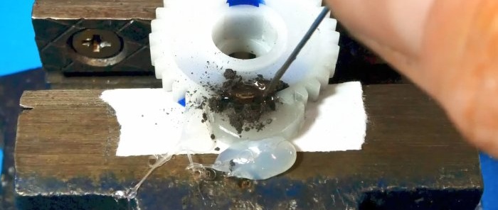 Kā droši salabot salauztus plastmasas zobratu zobus