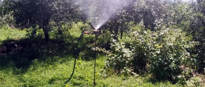 Hur man gör en sprinkler för att vattna din trädgård och grönsaksträdgård. Den täpps inte till eller går sönder.