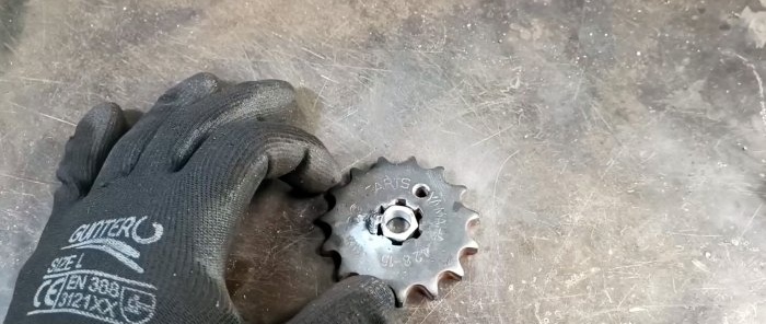 How to make a mini hand drill from a pair of gears