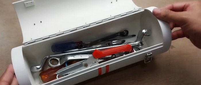 Kaip iš PVC vamzdžio pasidaryti patogią įrankių dėžę