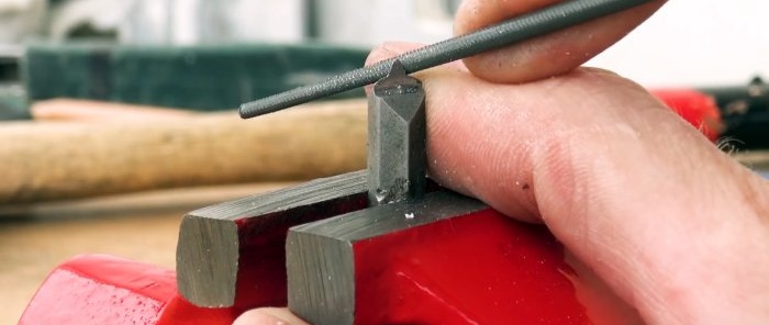 Een penny-apparaat voor het eenvoudig snijden van PVC-buizen