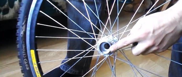 Как да поддържате главина на велосипедно колело с индустриални лагери