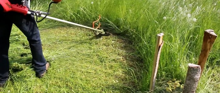 Przystawka do cięcia wysokiej trawy za pomocą podkaszarki
