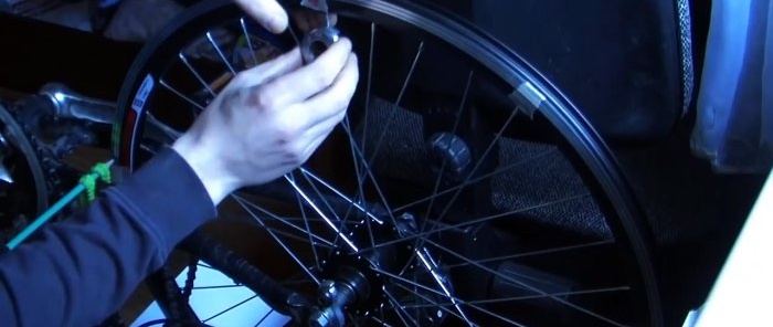 Како поправити било коју осмицу на точку бицикла