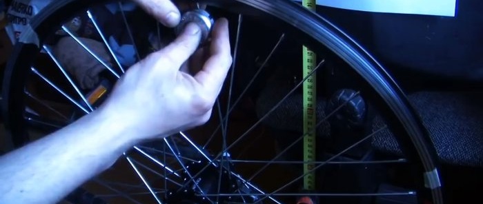 Como consertar qualquer figura oito em uma roda de bicicleta