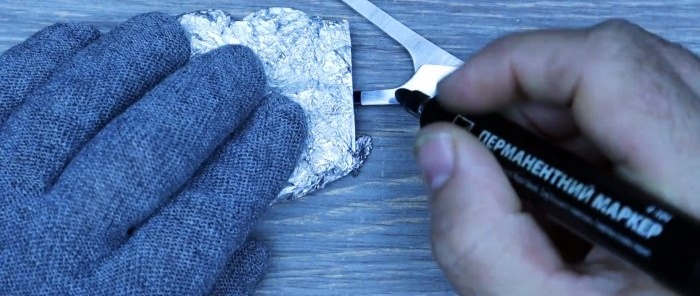 So restaurieren Sie einen Scherenring aus Kunststoff durch Gießen zu Hause