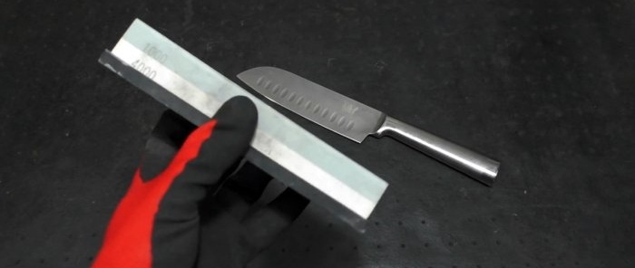 A maneira mais simples de afiar uma faca em uma navalha sem habilidades ou super amoladores