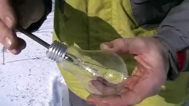 Comment faire du feu avec une ampoule