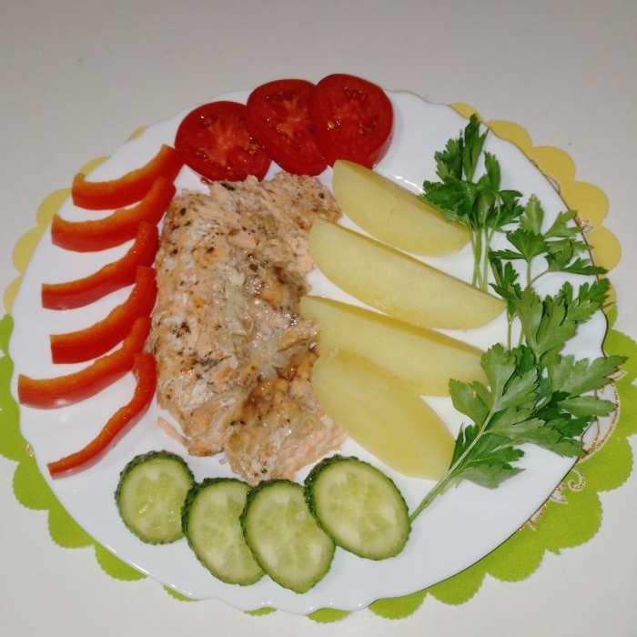 How to prepare two dishes from pink salmon from one fish