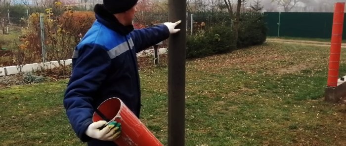 Runde Zaunpfosten aus Beton. Schnell einfach und schön